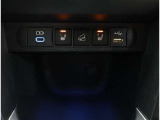 シートヒーター付:寒い日や夏の冷房中の冷えやすい肩・腰・脚部を暖めるシートヒーターが運転席・助手席に装備されています!