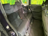 後部座席も気になるようなキズ・汚れやへたり等、大きなダメージはなく、良好な状態です。