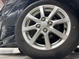 【純正14インチアルミホイール】外観にマッチした純正アルミホイールを装着しております。各種社外アルミホイールや、スタッドレスタイヤも取扱いしております。是非ご相談ください♪