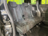 後部座席も気になるようなキズ・汚れやへたり等、大きなダメージはなく、良好な状態です。