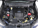 スバルといえば水平対向エンジン!2.0L DOHC デュアルAVCS直噴エンジンにモーターを組み合わせた「e-BOXER」の走りをお愉しみください。