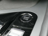ガソリンエンジンで発電した電気を使ってモーターで動かすe-POWERも第二世代になりました!回生ブレーキによる充電などはそのままに、モーター出力を向上し、静粛性や燃費、さらには乗り心地も進化しました!