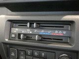 調整が容易なマニュアルエアコンです。