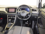 輸入車ならではの、細部まで作り込まれた、洗練されたデザインです。運転席からの視界は、店頭にてお客様ご自身の目でお確かめください.