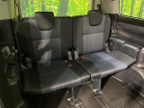 3列目シートはもちろん状態良好☆大人でもゆったりと座って頂けますので、大人数でのお出かけもラクラクです♪ご家族で、気の知れた仲間で、ドライブに行くのが楽しみですね♪