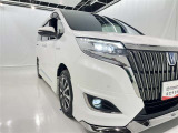 フォグランプ装着車です。暗い夜道の車両前方を明るく照らします