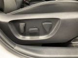 パワーシート搭載。微妙な調整が手軽にでき、ピッタリのポジションで運転することが可能です。