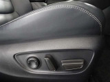 パワーシート搭載。微妙な調整が手軽にでき、ピッタリのポジションで運転することが可能です。