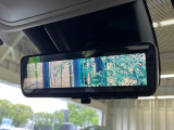 【デジタルインナーミラー】後席の大きな荷物や同乗者で後方が確認しづらい時でも安心!カメラが撮影した車両後方の映像をルームミラー内に表示。クリアな視界で状況の確認が可能です!