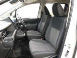 大きすぎず、小さすぎず、運転もしやすくシートアレンジも多彩で、どの世代の方にも気に入っていただけるお車です♪