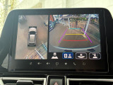 【全方位モニター】リバースに入れた際、車両全体を見渡している映像に切り替わります。また、見通しが悪い場所で便利な前方ワイド映像やすれ違いに便利な助手席側ワイド映像など切り替えが出来ますよ♪