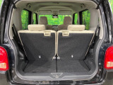 普段のお買い物や通勤、送迎等に十分な荷室スペースを確保しております。セカンドシートを倒すと、大きな荷物の積載も可能です♪