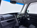 ダイハツのお店では、ダイハツ車を知り尽くしたプロフェッショナルが、専用の診断機器を使って各システムを点検しております。