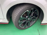 タイヤサイズは205/50R17純正アルミホイール付き!(夏タイヤ装着)冬タイヤ、ホイール注文も承っております☆