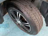 14インチのアルミホイールを装着しています
