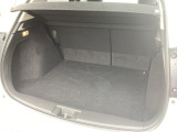 トランクの広さは、どうです、たくさんの荷物が積めますよ。日常からお出かけまで、さまざまなシーンにあわせて変化する多彩なシートアレンジ。
