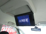 後席用モニター付です。TVやDVDを楽しめますので、後席のお子様も退屈しません!!