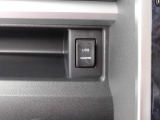 USBポートが付いているので、スマホのバッテリーやナビ機能を便利に使えるようにしてくれます。