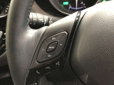【ステアリングスイッチ】左です。ハンドルから手を離さず、運転に集中したまま手元でオーディオ操作等ができます。