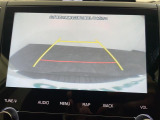 【バックモニター】後ろのカメラの映像をモニターに映し出すことができます!後方の見えない死角や、障害物との距離感をしっかり確認することができます!駐車が苦手な方におすすめです。