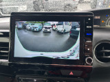 バックカメラも付いています! 運転が不慣れな方でも安心して駐車が可能です!