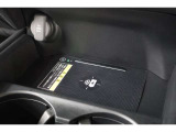 ワイヤレス充電搭載!対応した機器を置くだけで充電することが可能です!