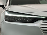 LEDヘッドライトは、点灯の瞬間から最大光量を発揮し、突然暗くなるトンネルなどでの安定感を高めます。