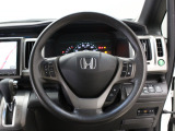 【運転席まわり】Honda独自の設計思想に基づき、自然に手を伸ばした先に操作したいものがあるようレイアウトを追求 !