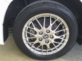 純正16インチアルミホイール!ボディにバッチリ合ってます!