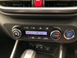 オートエアコンは温度を設定するだけで、自動で風量などを設定してくれます。運転しながら操作も必要ないので、安全性も向上します。
