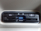 ■【ETC車載器】が装備されています。セットアップをしてお渡しとなり、ETCカードを差し込むだけで高速道路の利用が可能です。