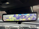 【デジタルインナーミラー】後席の大きな荷物や同乗者で後方が確認しづらい時でも安心!カメラが撮影した車両後方の映像をルームミラー内に表示。クリアな視界で状況の確認が可能です!