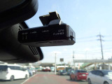 事故に遭遇してしまった時など、品質の高い映像と音声で運転の記録するドラレコ。ドライブの思い出を記録に残したい方や、ご自身のドライビングをチェックされたいお客さまにもおすすめですね