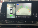 【アラウンドビューモニター】車を上から見下ろしているかのような映像で周囲の状況がひと目で確認、狭い駐車場に駐車するときも安心です♪♪障害物などがあると警告音がなりますので安心して駐車が出来ます★