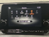 【メーカーナビ】9インチの大画面モニターを搭載し、Apple CarPlayへのワイヤレス接続やAndroid Autoにも対応。