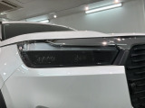 LEDヘッドライトは、点灯の瞬間から最大光量を発揮し、突然暗くなるトンネルなどでの安定感を高めます。