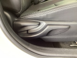 シートハイトアジャスターが付いているので運転姿勢を調整するのに便利ですね。身長に合ったシートポジションは安全運転や疲労軽減にもつながります。