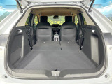 後席を格納すると、これだけの広さが!シーンに合わせたシートアレンジで、大きな荷物も積むことが出来ます♪