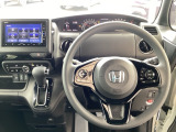 ドライブの必需品。見やすい・使いやすいHonda純正のメモリーナビを搭載。