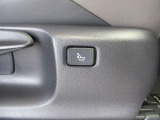 お好みのドライビングポジションを記憶、簡単に復帰できる運転席イージーリターン機能付きです!