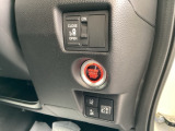 【助手席側パワースライドドア】です。リモコンや運転席のスイッチ操作で楽々自動開閉。