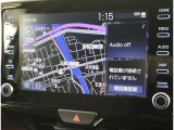 純正ナビを装備。タッチパネル式で使いやすく、お出かけもラクラクです。