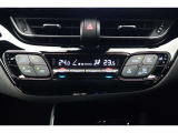 ★運転席と助手席でそれぞれお好みに合わせて温度設定が行えるフルオートエアコンです。外気温や室温、日射量を感知し、吹き出し温度、風量を緻密に制御します