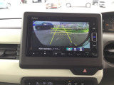 バックモニター付きで、車庫入れやバック時の後方確認をしっかりサポート。モニターに映し出される映像で死角も確認しやすく、狭い場所での駐車や後退時の操作をより安心して行えます。