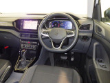 輸入車ならではの、細部まで作り込まれた、洗練されたデザインです。運転席からの視界は、店頭にてお客様ご自身の目でお確かめください.