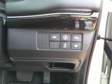 テールゲートを運転席に居ながら開けられるボタン!