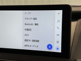 ディスプレイオーディオを装備。スマホとクルマをつなぐことで、これまでのナビに加えて、いろんなサービスが楽しめます。