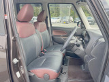 運転席シート廻りは使用感も少なく、良好な状態となっています。丁寧に使われていたことがよくわかりますね。