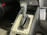 発進時から滑らかに加速する無段階変速のCVTはストップ&ゴーの多い街の中も快適です