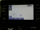 ディスプレイオーディオ搭載 ナビとしての機能はもちろん、お手持ちのスマホと連携しスマホ内の音楽を聴いたり、メッセージの受信等色々な事が出来ます